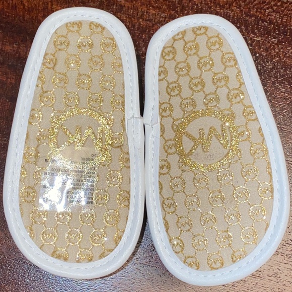 Michael kors baby sandals - Picture 2 of 5
